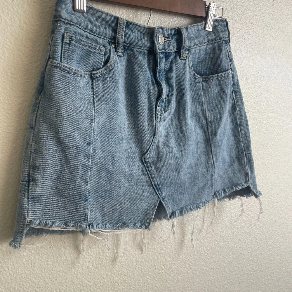 Y2K PACSUN Women's Size 25 Denim Mini Skirt Frayed Hem Front Slit Light Wash - Picture 2 of 5